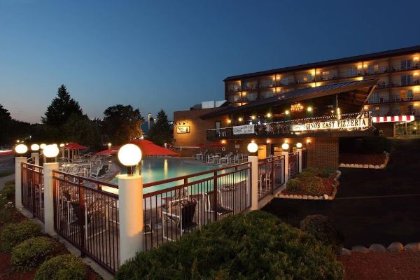 Hotel Harbor Shores on Lake Geneva